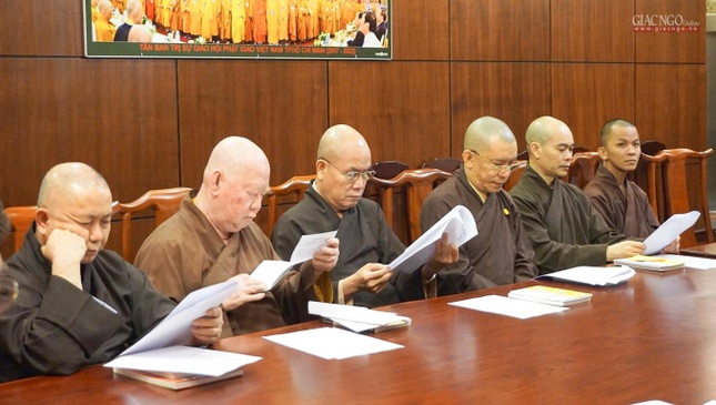 Chư tôn đức tham khảo bản báo cáo hoạt động Phật sự năm 2021