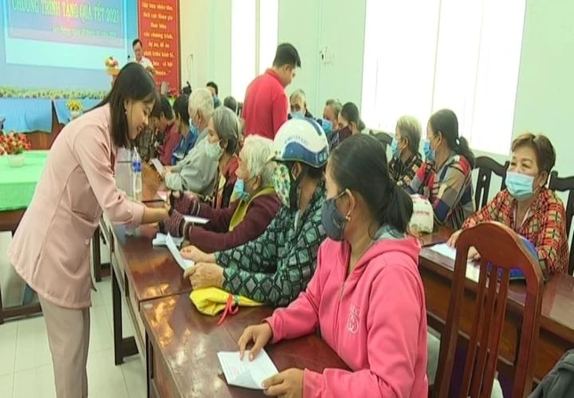 Quỹ Thiện Tâm đã trao tặng quà Tết cho hộ nghèo