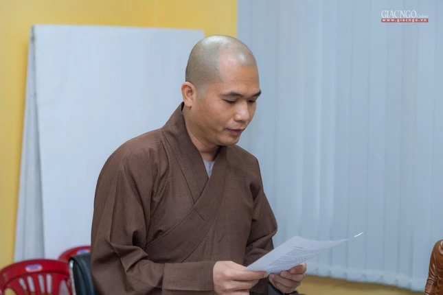 Đại đức Thích Thiện Bình trình bày chương trình hoạt động Phật sự năm 2021 Đại đức Thích Thiện Bình trình bày chương trình hoạt động Phật sự năm 2021