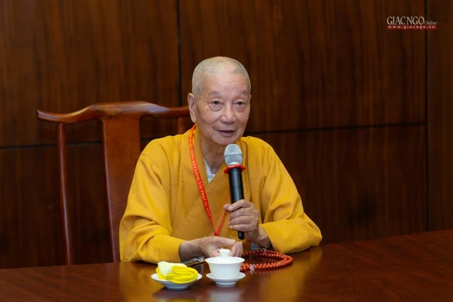 Trưởng lão Hòa thượng Thích Trí Quảng chủ trì buổi họp - Ảnh: Anh Quốc