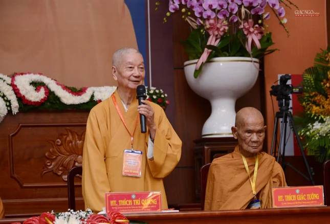 Trưởng lão Hòa thượng Thích Trí Quảng thay mặt Hội đồng Chứng minh ban đạo từ