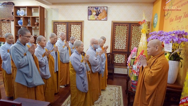 Chư Ni Phân ban Ni giới T.Ư, TP.HCM khánh tuế Hòa thượng Chủ tịch Hội đồng Trị sự GHPGVN