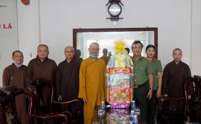 Thăm, chúc Tết Công an quận Tân Bình Thăm, chúc Tết Công an quận Tân Bình