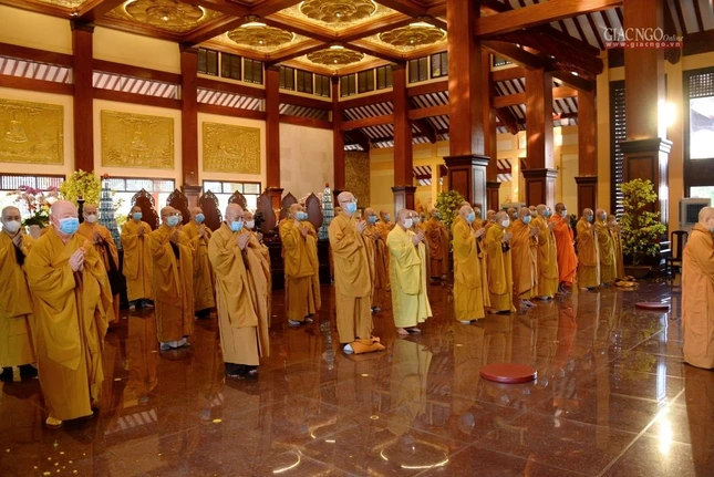 Chư tôn đức Ban Trị sự, các ban, 24 Ban Trị sự quận huyện tham dự Chư tôn đức Ban Trị sự, các ban, 24 Ban Trị sự quận huyện tham dự