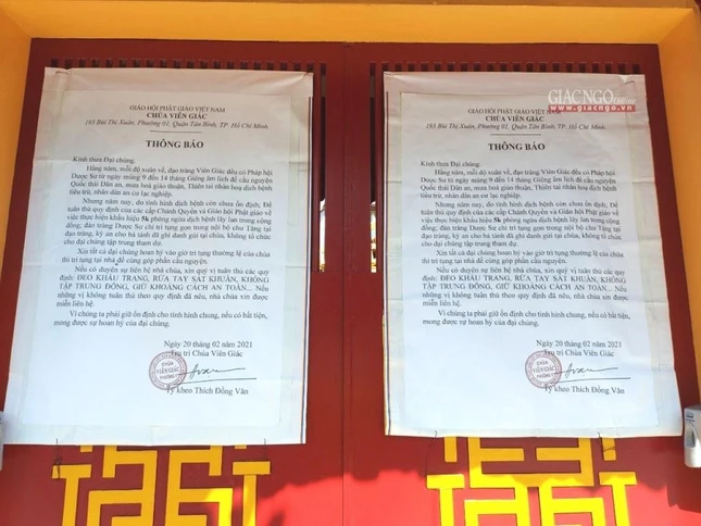 Chùa đã dán thông báo về pháp hội Dược Sư đến các Phật tử, khách thập phương