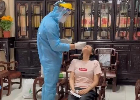 Lấy mẫu xét nghiệm ngẫu nhiên tại chùa Viên Giác và đã có kết quả âm tính