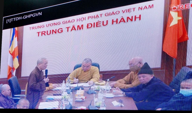 Với tư cách đại biểu Quốc hội khóa XIV, Hòa thượng Thích Bảo Nghiêm phát biểu tại buổi họp