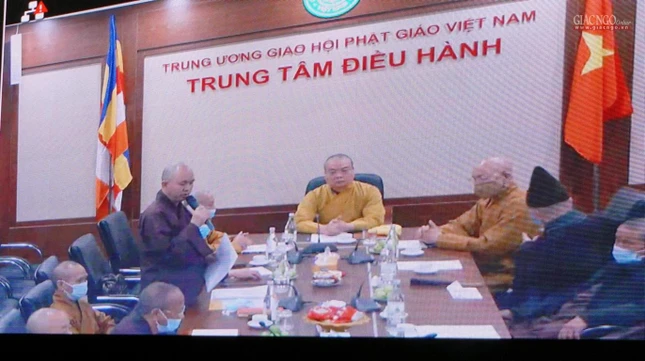 Tại đầu cầu Hà Nội - Thượng tọa Thích Đức Thiện báo cáo công tác phòng chống dịch Covid-19 (ảnh chụp lại màn hình tại Trung tâm Điều hành phía Nam)