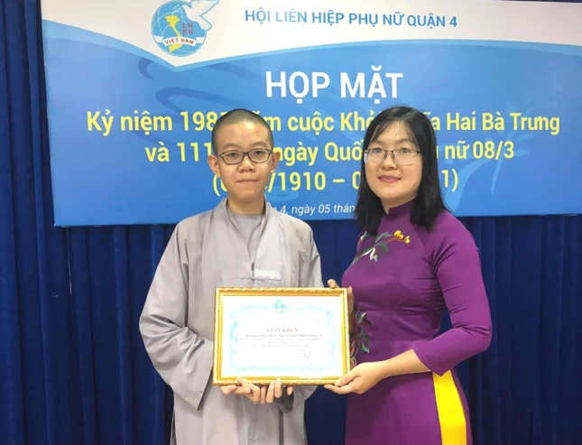 Thí sinh Lương Ngọc Diễm, pháp danh Ngọc Thanh đoạt giải "tranh được yêu thích nhất" - Ảnh: CTV