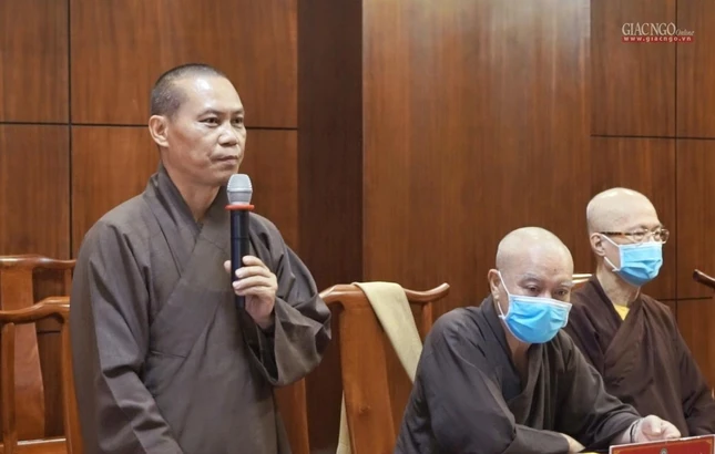 Thượng tọa Thích Trí Chơn báo các các hoạt động của Ban Văn hóa