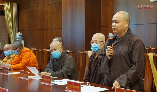 Thượng tọa Thích Thanh Phong báo cáo về thư ngỏ đóng góp vắc-xin Covid-19