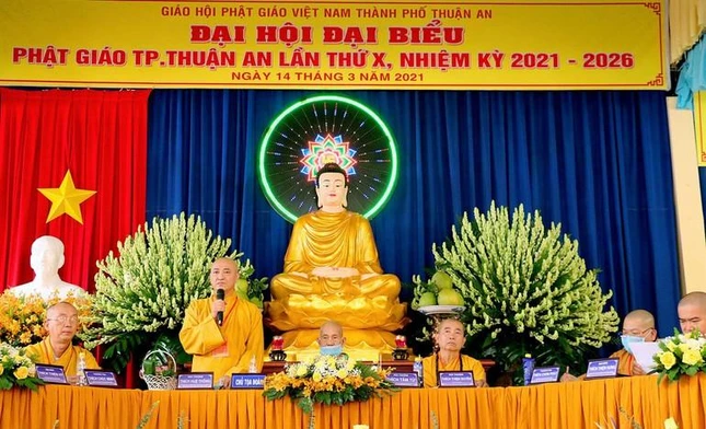 Hòa thượng Thích Huệ Thông ban đạo từ