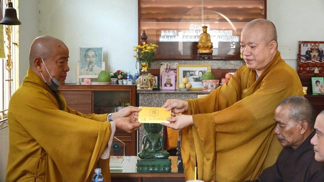 Hòa thượng Thích Trí Minh ủng hộ trùng tu chùa Phật Tâm Hòa thượng Thích Trí Minh ủng hộ trùng tu chùa Phật Tâm