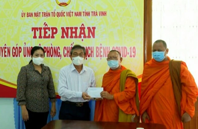 Thượng tọa Thạch Rây đã trao 20 triệu đồng ủng hộ phòng, chống dịch Covid -19