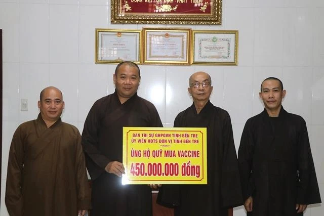 Ban Trị sự tỉnh Bến Tre ủng hộ 450 triệu đồng đến Hội đồng Trị sự để mua vắc-xin phòng Covid-19 Ban Trị sự tỉnh Bến Tre ủng hộ 450 triệu đồng đến Hội đồng Trị sự để mua vắc-xin phòng Covid-19