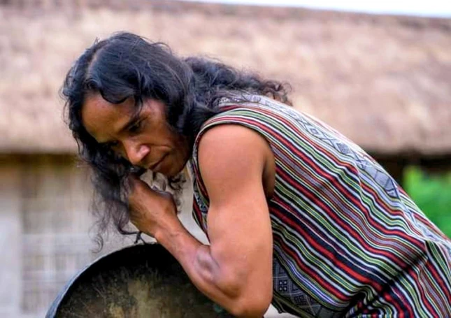 Trưởng nhóm “Du lịch thanh niên” ở làng Teng Trưởng nhóm “Du lịch thanh niên” ở làng Teng