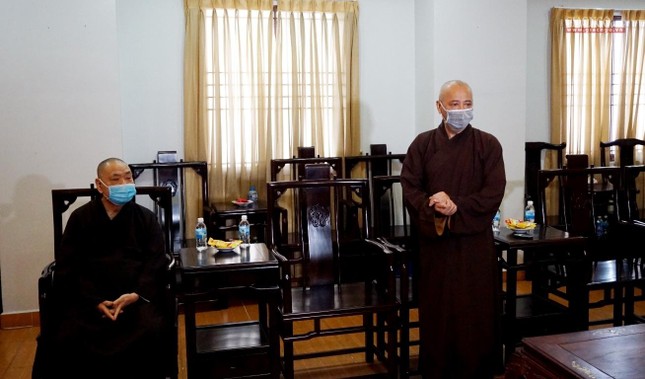 Hòa thượng Thích Huệ Thông cảm ơn Phân ban Ni giới Trung ương