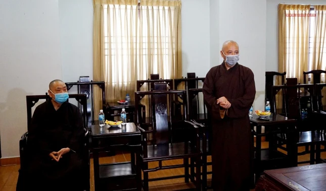 Hòa thượng Thích Huệ Thông cảm ơn Phân ban Ni giới Trung ương