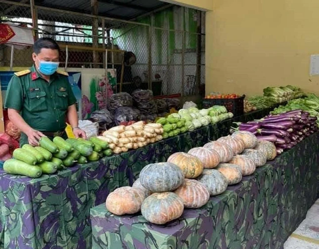 Những nông sản của lực lượng quân đội được mang đến cho người dân TP.HCM với giá 0 đồng - Ảnh Tôi Yêu Sài Gòn Những nông sản của lực lượng quân đội được mang đến cho người dân TP.HCM với giá 0 đồng - Ảnh Tôi Yêu Sài Gòn