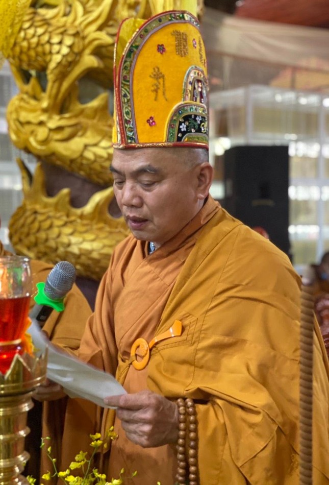 Hòa thượng Thích Từ Vân đọc điếu văn tưởng niệm đến Hòa thượng Thích Trí Yên Hòa thượng Thích Từ Vân đọc điếu văn tưởng niệm đến Hòa thượng Thích Trí Yên