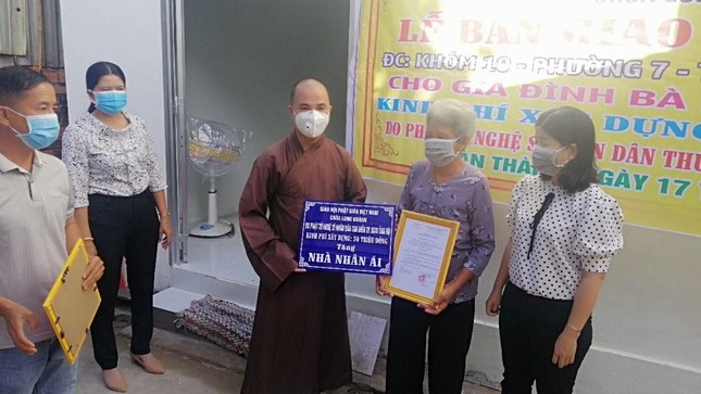 Gia đình bà Danh Thị Sa Re được bàn giao căn nhà mới Gia đình bà Danh Thị Sa Re được bàn giao căn nhà mới