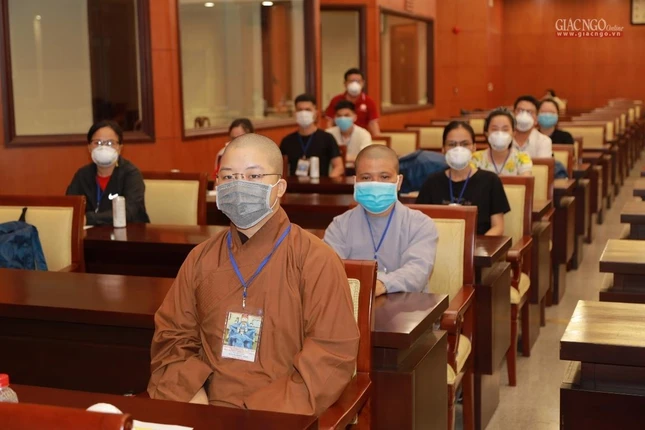 Với nhiều quyết tâm hoàn thành nhiệm vụ ở tuyến đầu phòng chống dịch