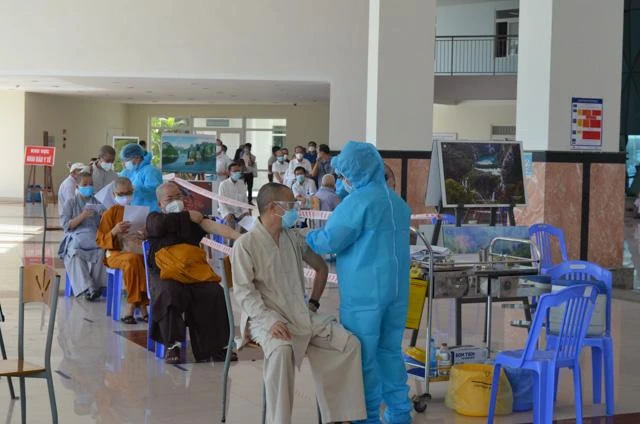 30 vị Tăng Ni thuộc GHPGVN TP.Đà Nẵng được tiêm vắc-xin trong đợt này