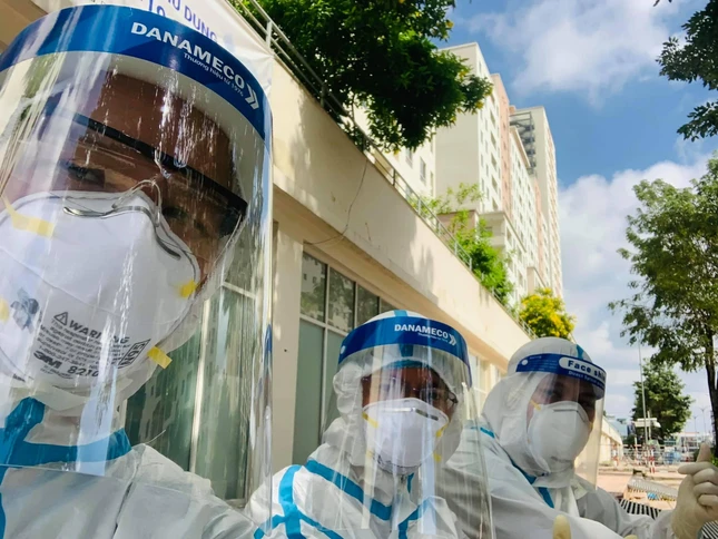 Hãy cố lên nhé thành phố tôi yêu. Rồi Covid sẽ đi, rồi cuộc sống bình yên sẽ sớm trở lại... Hãy cố lên nhé thành phố tôi yêu. Rồi Covid sẽ đi, rồi cuộc sống bình yên sẽ sớm trở lại...