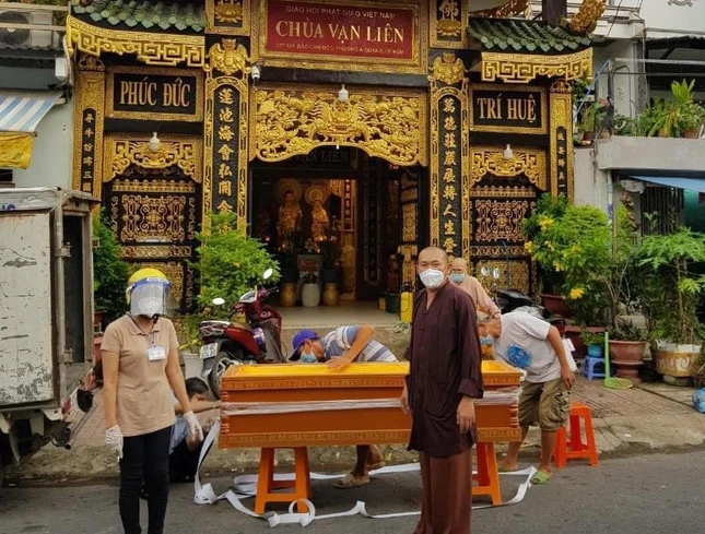 Chùa Vạn Liên hỗ trợ hai hoàn cảnh khó khăn