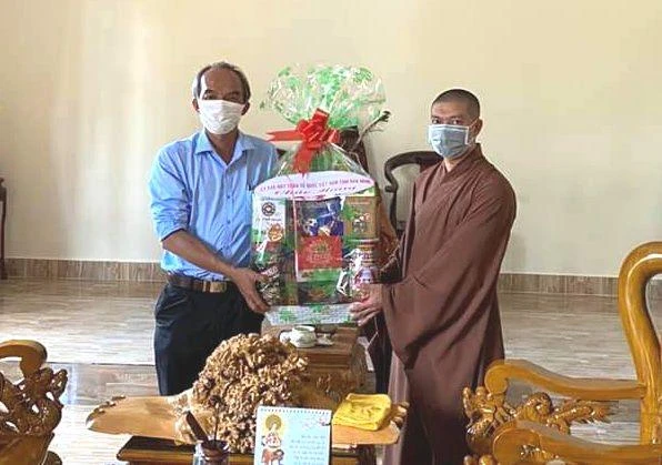 Ông Nguyễn Phú Nghĩ chúc mừng mùa Vu lan - Báo hiếu Phật lịch 2565