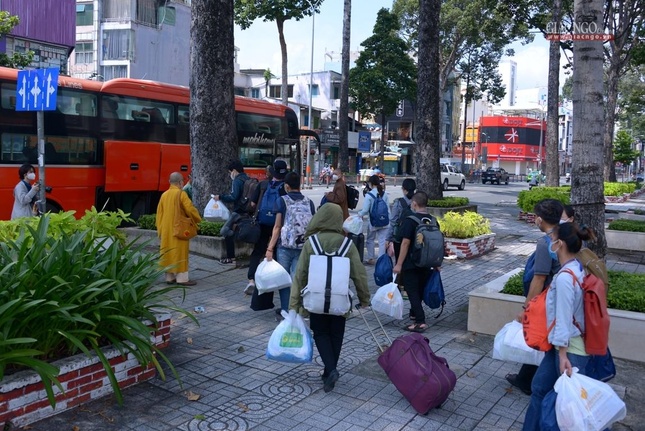 Tính đến nay có gần 500 tình nguyện viên các tôn giáo đến phục vụ các bệnh viện