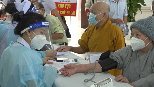 Tầm soát trước khi tiêm