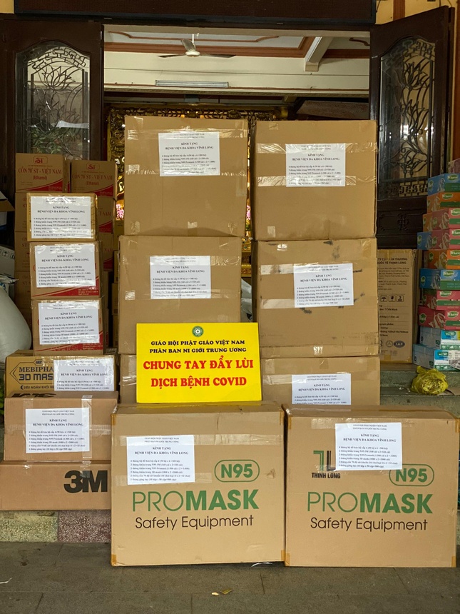 Quà gởi đến Bệnh viện Đa khoa tỉnh Vĩnh Long Quà gởi đến Bệnh viện Đa khoa tỉnh Vĩnh Long