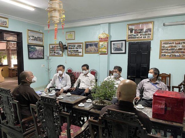 Ông Đoàn Ngọc Hùng Anh cùng đoàn thăm Văn phòng Ban Trị sự Phật giáo quận Ngũ Hành Sơn