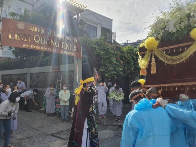 Vĩnh biệt trú xứ Linh Quang