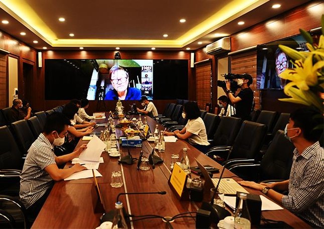 Buổi họp trực tuyến góp ý kiến về sách “40 năm - Chặng đường lịch sử GHPGVN” Buổi họp trực tuyến góp ý kiến về sách “40 năm - Chặng đường lịch sử GHPGVN”