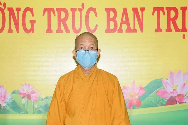 Hòa thượng Thích Thiện Thành chủ trì buổi họp