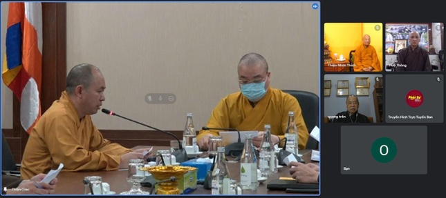 Thượng tọa Thích Đức Thiện báo cáo các thành tựu Phật sự của GHPGVN