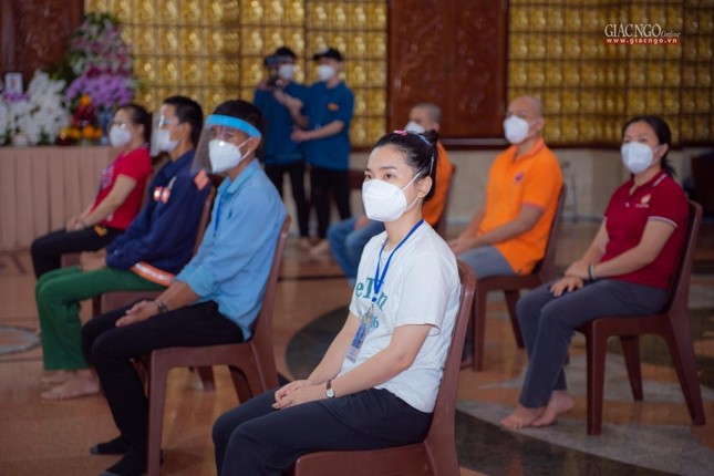 Các tình nguyện viên Phật giáo đợt 3 vào tuyến đầu