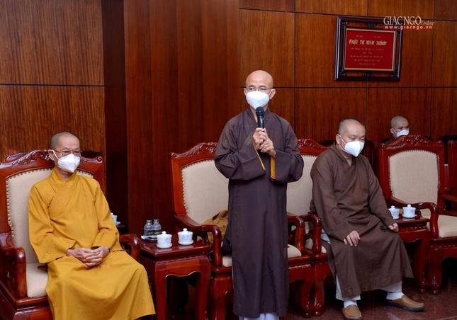 Thượng tọa Thích Thiện Quý chia sẻ một số thông tin hoạt động Phật sự của Phật giáo TP.HCM