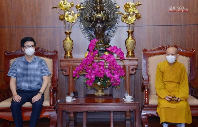 Ông Nguyễn Tiến Trọng ghi nhận và đánh giá cao Ban Trị sự, Tăng Ni, Phật tử tham gia tích cực trong công tác chống dịch