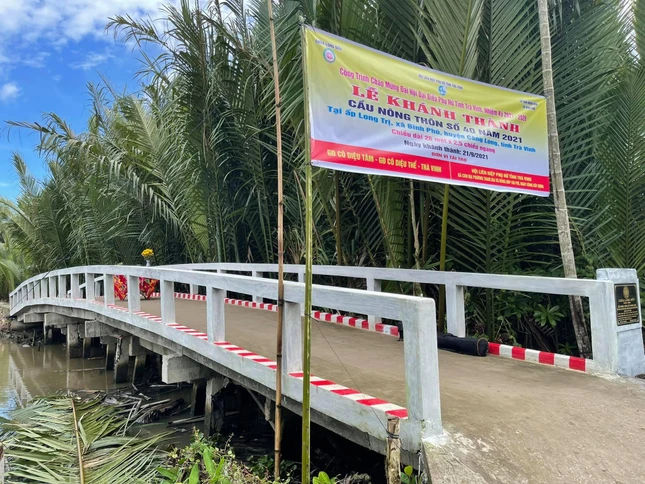 Cây cầu số 40 tại ấp Long Trị, xã Bình Phú được khánh thành, đưa vào sử dụng - Ảnh: L.B