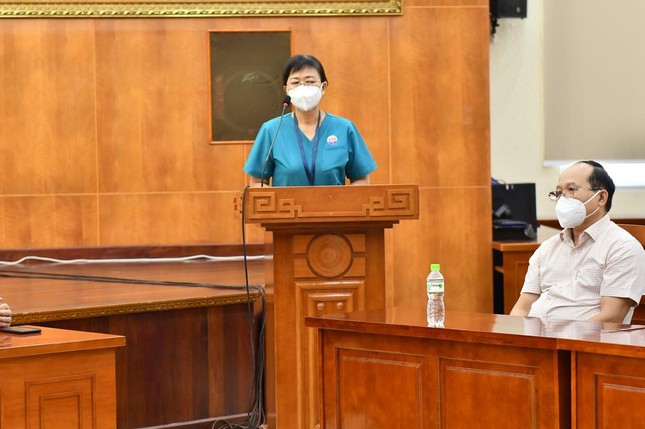 Bà Phan Thị Thu Hương phát biểu tại buổi lễ xuất phát đội tình nguyện viên tôn giáo đợt 7