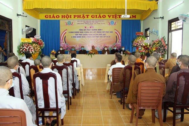 Quang cảnh lễ khai giảng tại chùa Đạo Nguyên