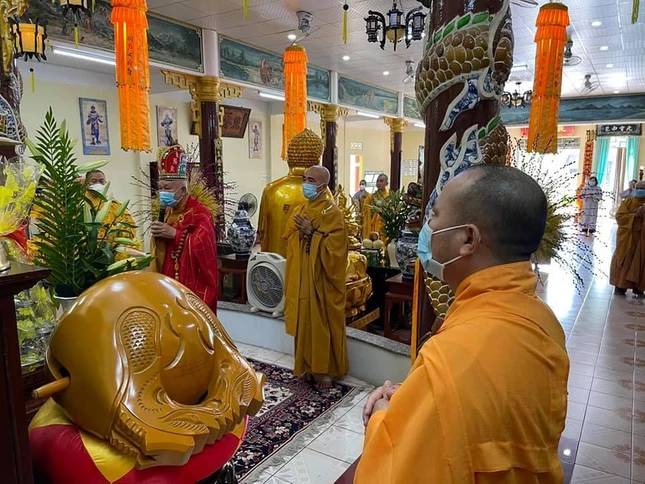 Chư tôn đức môn phong trang nghiêm tưởng niệm Trưởng lão Hòa thượng Thích Trí Tâm Chư tôn đức môn phong trang nghiêm tưởng niệm Trưởng lão Hòa thượng Thích Trí Tâm