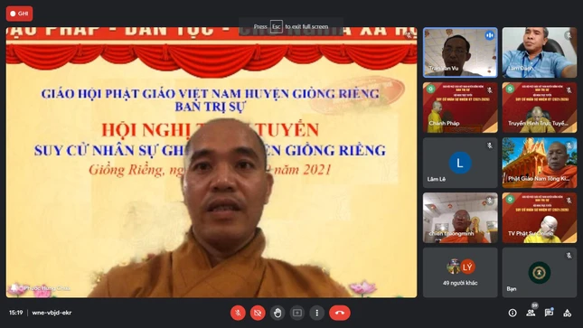 Đại đức Thích Thiện Hải, Trưởng ban Trị sự GHPGVN huyện Giồng Riềng phát biểu nhận nhiệm vụ