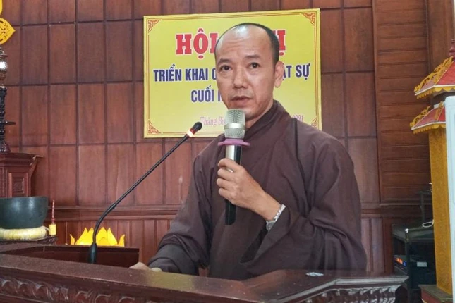 Đại đức Thích Tánh Thông phát biểu khai mạc hội nghị đầu tiên của Ban Trị sự huyện