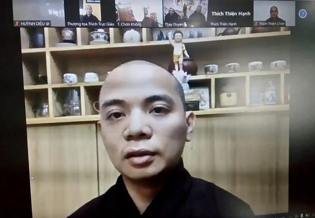 Đại đức Thích Nguyện Truyền phát biểu tại buổi họp