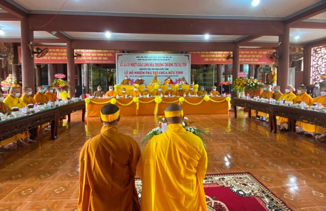 Lễ tác bạch cúng dường trai tăng