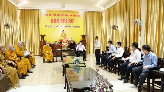 Quang cảnh buổi thăm, làm việc của Ban Tôn giáo Chính phủ và Ban Trị sự Phật giáo tỉnh